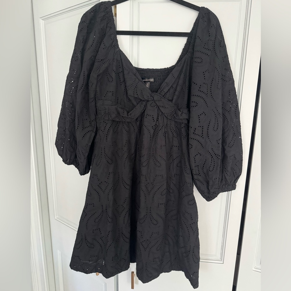Banana Republic Black Eyelet Twist Front Puff-Sleeve - Size M - Mini Dress - Picture 2 of 4